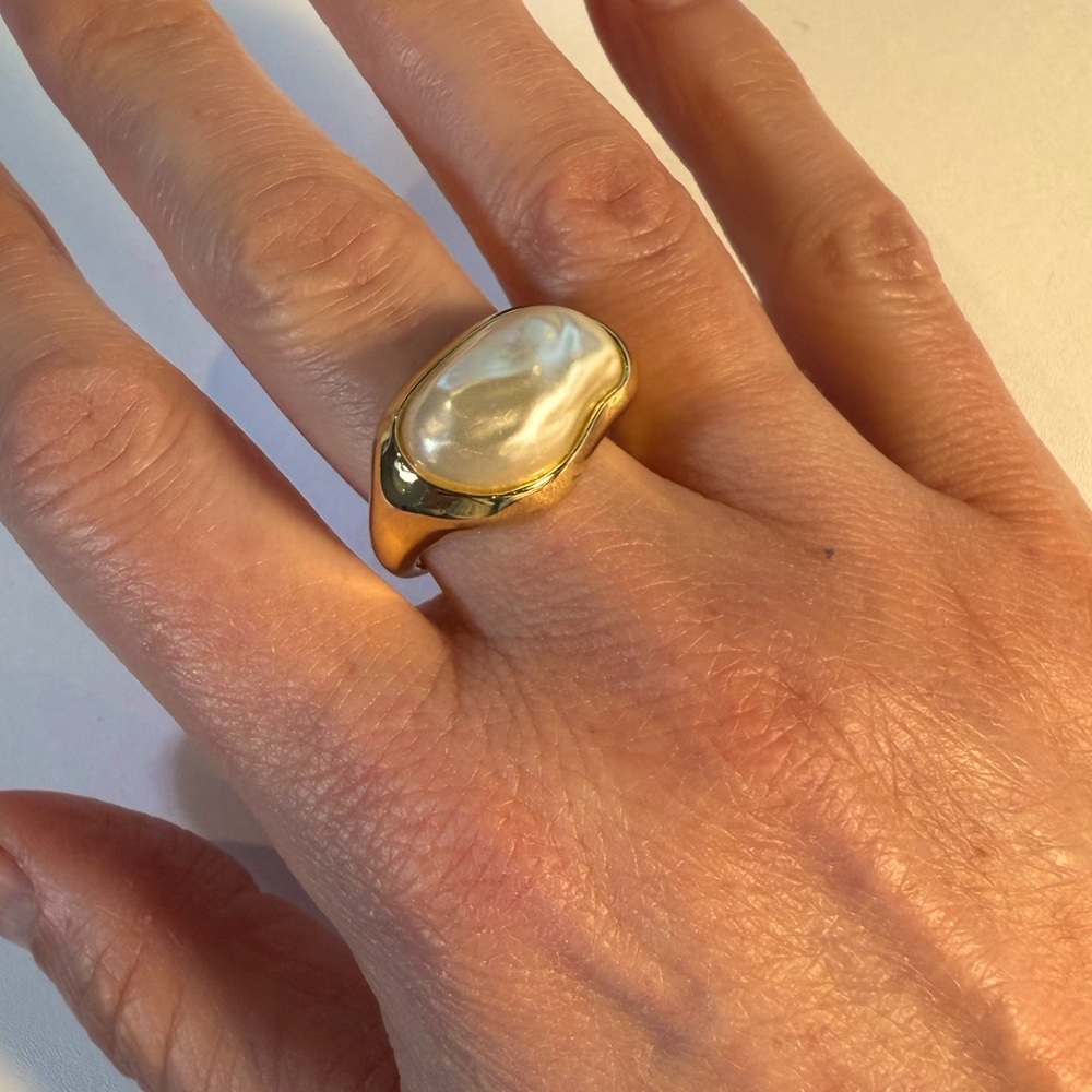 Elegant Gold and Pearl Stella & Dot ring- size 7